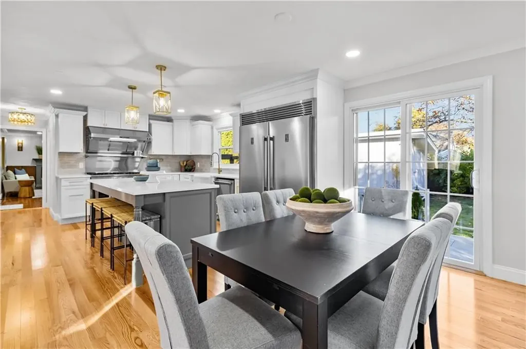 32 Jane Lane Bristol RI 02809