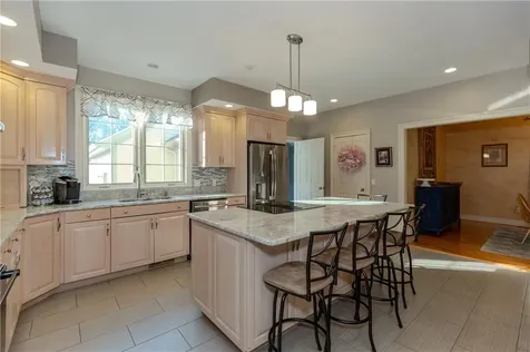 9 Wingate Road Lincoln RI 02865