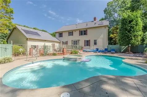 9 Wingate Road Lincoln RI 02865