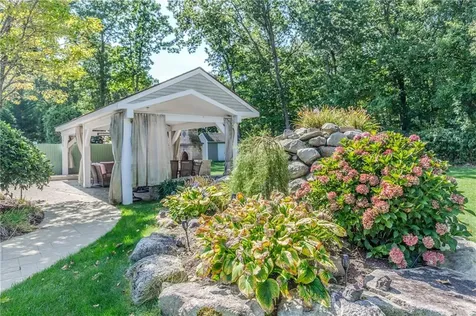 9 Wingate Road Lincoln RI 02865