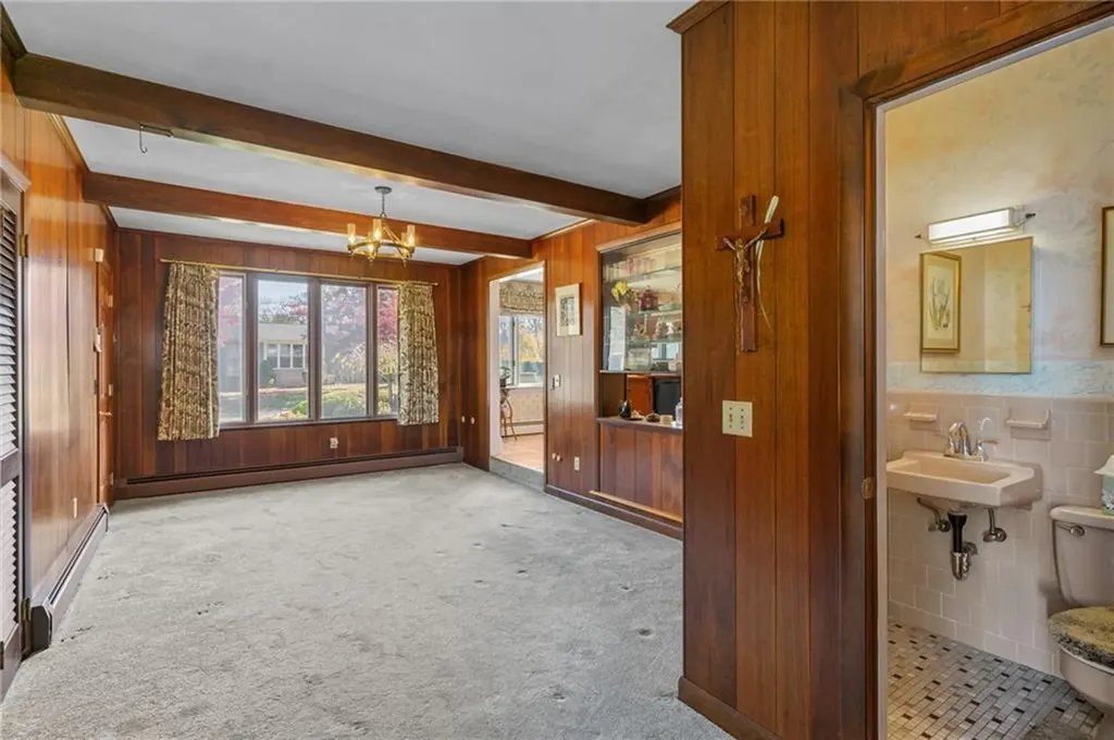 17 Meadow View Boulevard North Providence RI 02904