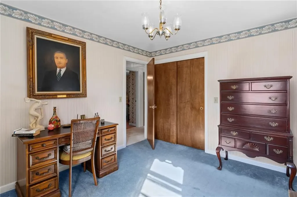 17 Meadow View Boulevard North Providence RI 02904