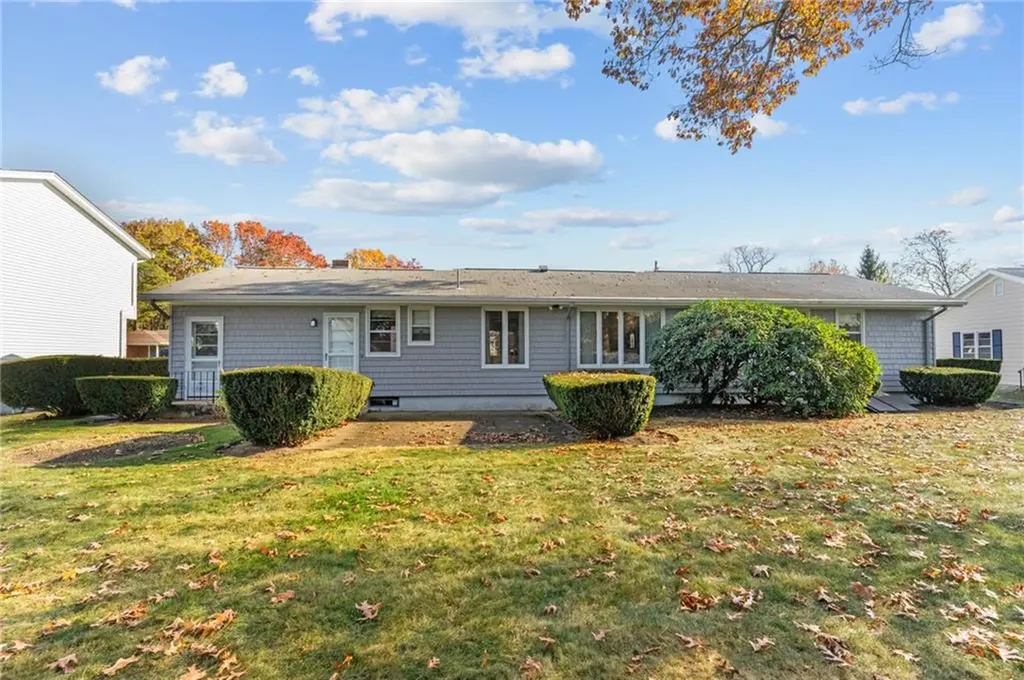 17 Meadow View Boulevard North Providence RI 02904