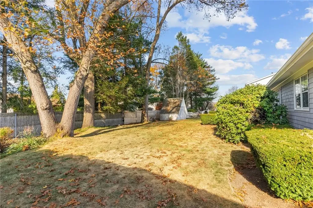 17 Meadow View Boulevard North Providence RI 02904