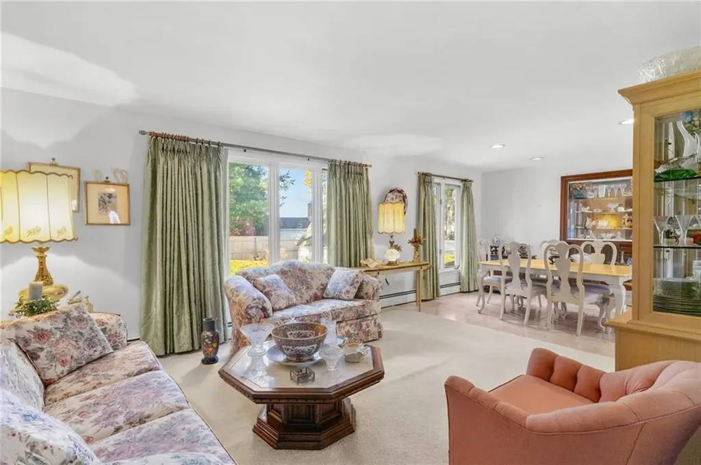 17 Meadow View Boulevard North Providence RI 02904