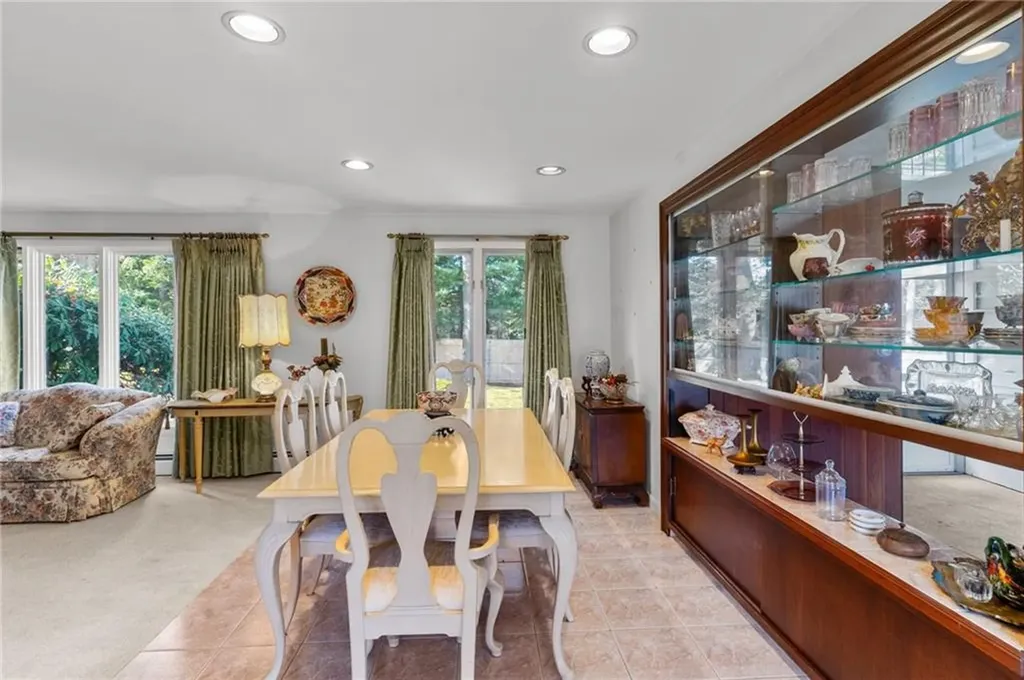 17 Meadow View Boulevard North Providence RI 02904