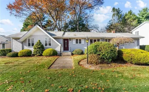 17 Meadow View Boulevard North Providence RI 02904