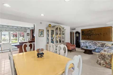 17 Meadow View Boulevard North Providence RI 02904