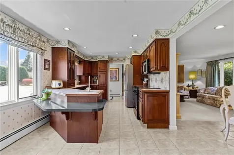 17 Meadow View Boulevard North Providence RI 02904