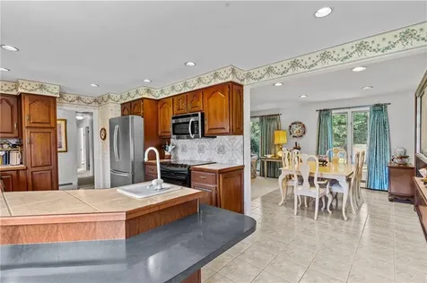 17 Meadow View Boulevard North Providence RI 02904