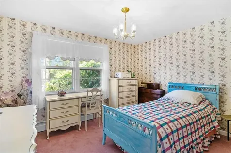 17 Meadow View Boulevard North Providence RI 02904