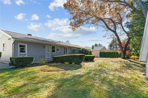 17 Meadow View Boulevard North Providence RI 02904