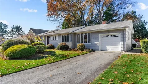 17 Meadow View Boulevard North Providence RI 02904