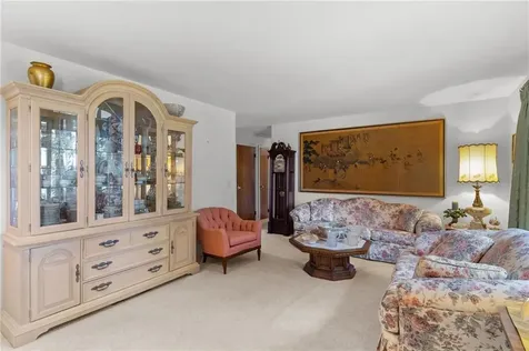 17 Meadow View Boulevard North Providence RI 02904