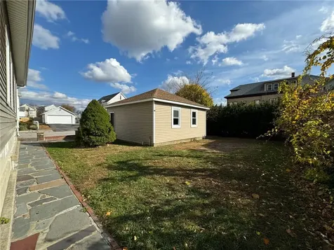 15 Reynolds Street East Providence RI 02914