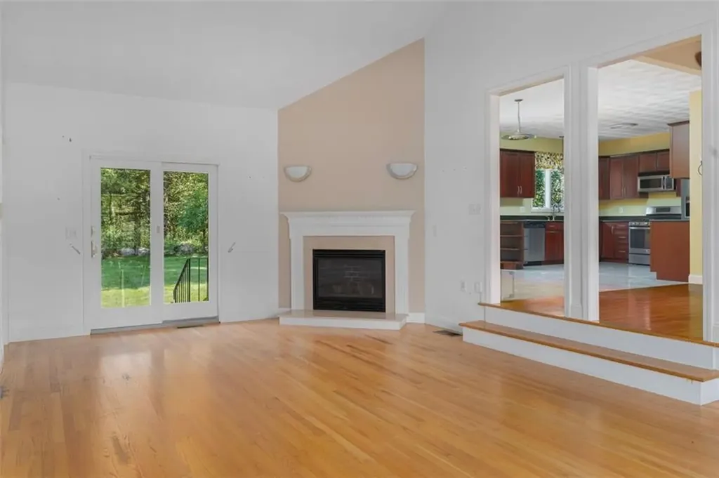 18 Ridgevale Court Cranston RI 02921