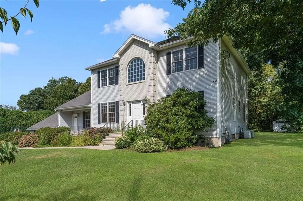18 Ridgevale Court Cranston RI 02921
