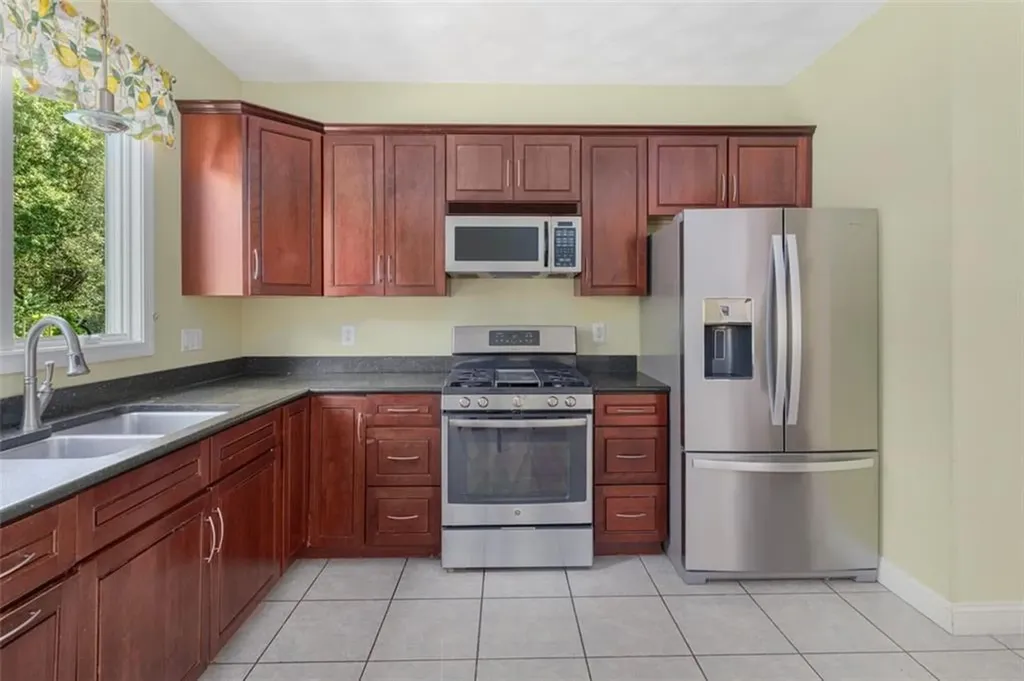 18 Ridgevale Court Cranston RI 02921