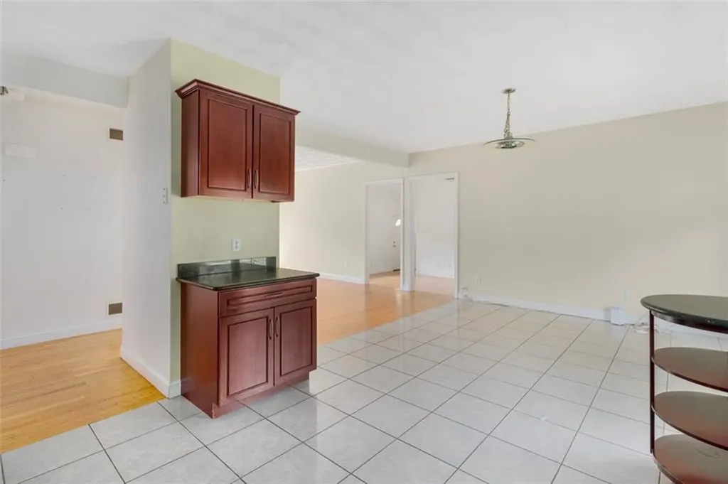 18 Ridgevale Court Cranston RI 02921