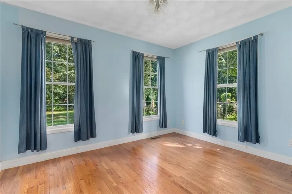 18 Ridgevale Court Cranston RI 02921