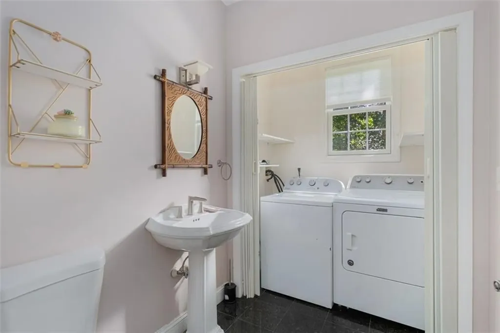 18 Ridgevale Court Cranston RI 02921