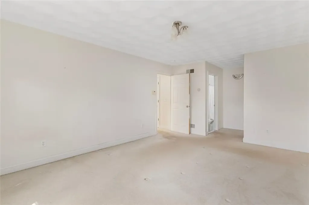 18 Ridgevale Court Cranston RI 02921