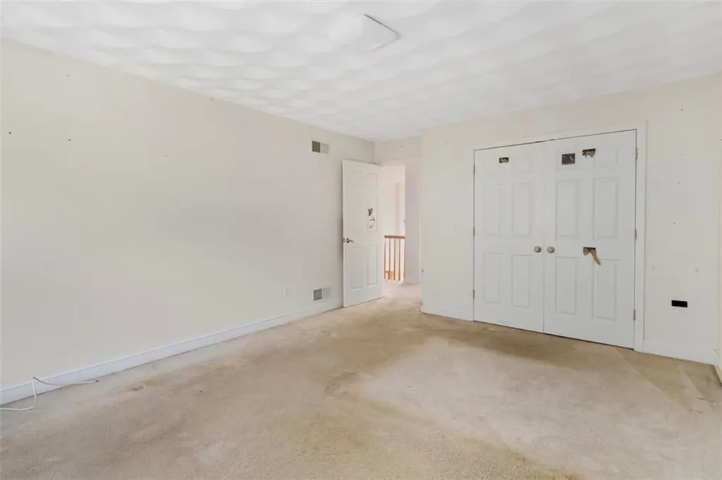 18 Ridgevale Court Cranston RI 02921