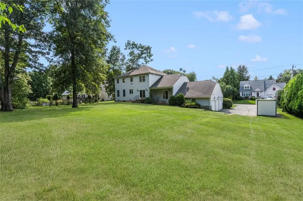 18 Ridgevale Court Cranston RI 02921