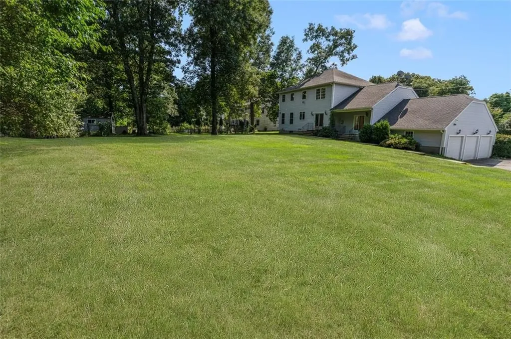 18 Ridgevale Court Cranston RI 02921