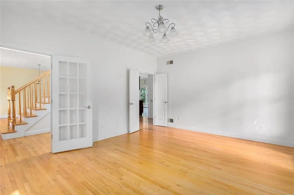 18 Ridgevale Court Cranston RI 02921