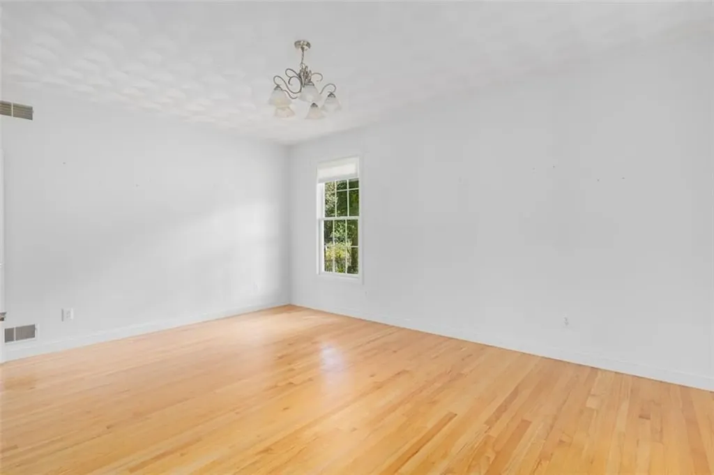 18 Ridgevale Court Cranston RI 02921