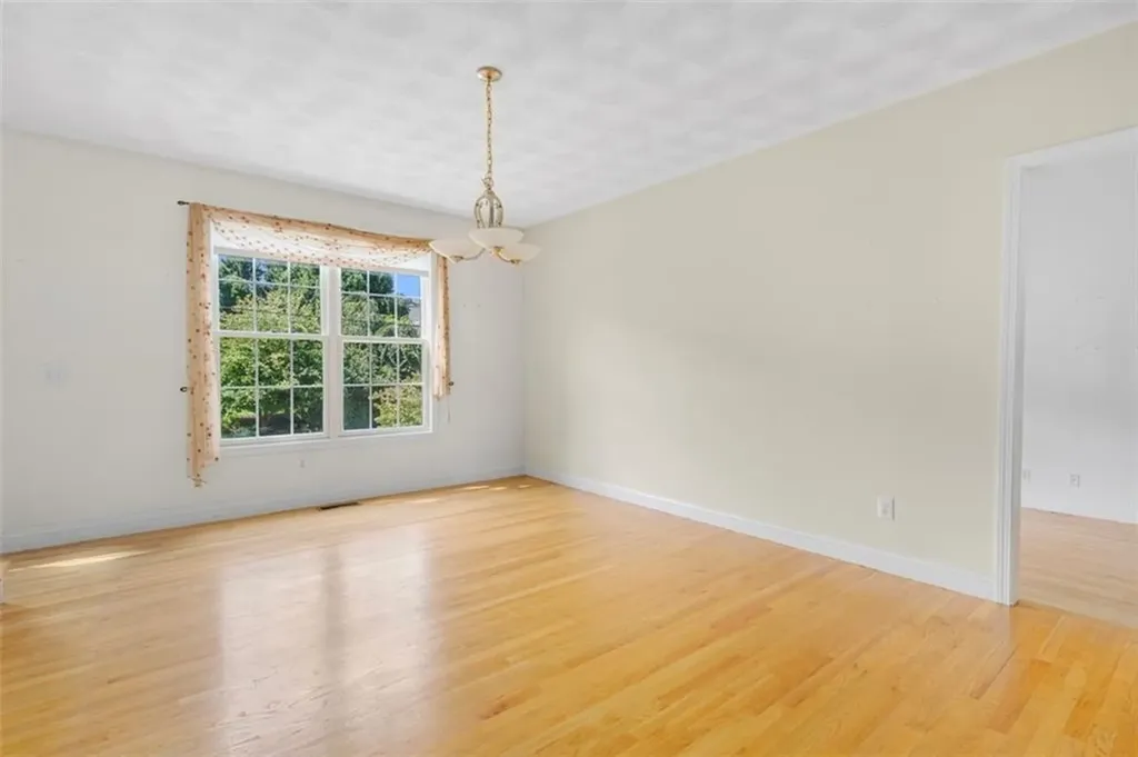 18 Ridgevale Court Cranston RI 02921