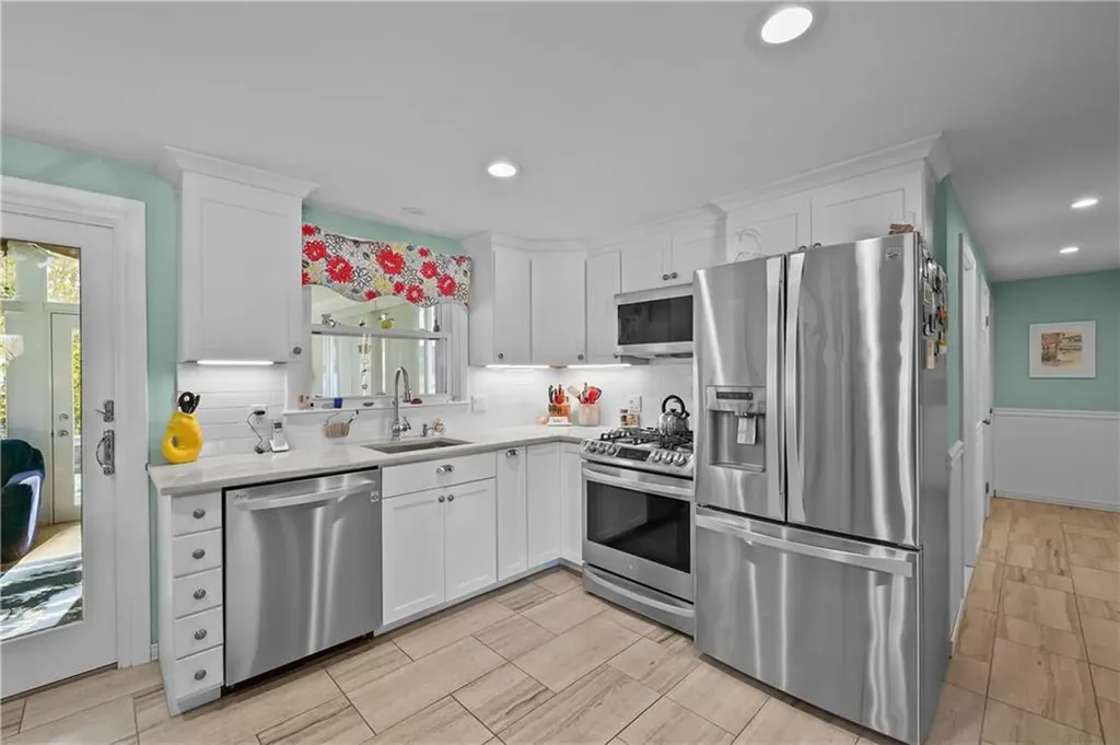108 Blanchard Avenue Warwick RI 02888