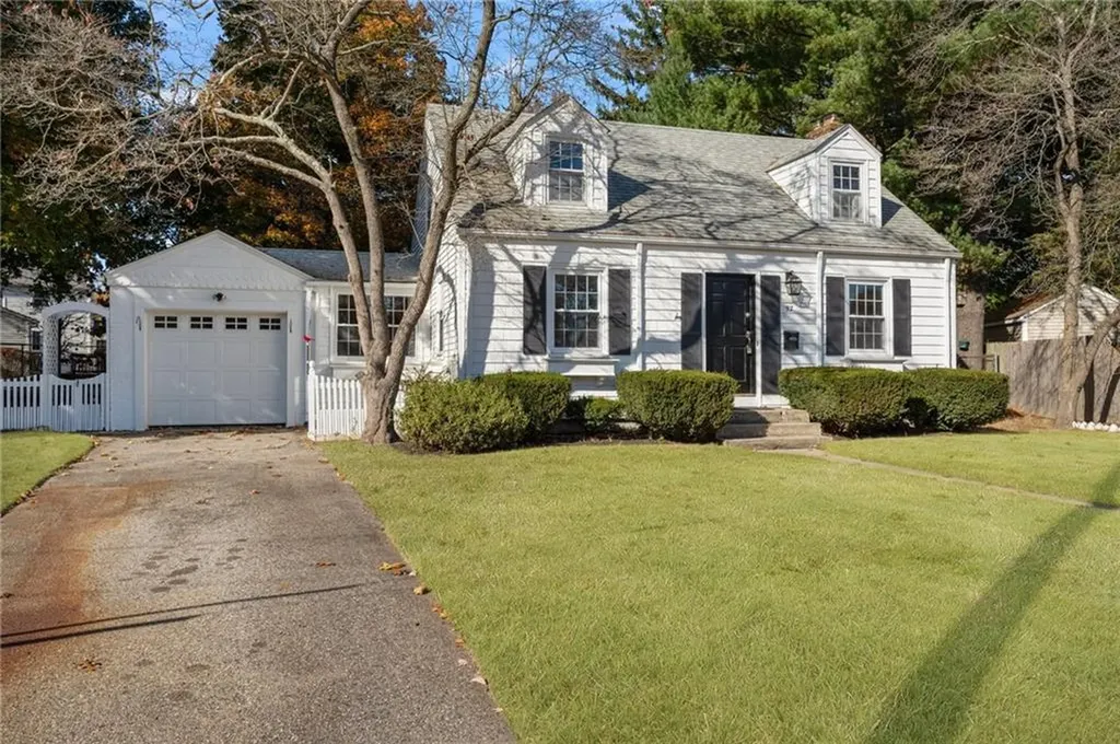 37 Westbrook Road Warwick RI 02886