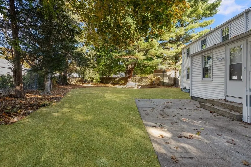 37 Westbrook Road Warwick RI 02886
