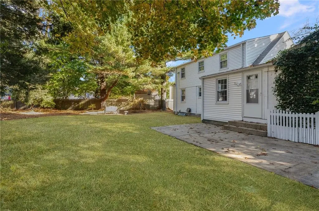 37 Westbrook Road Warwick RI 02886