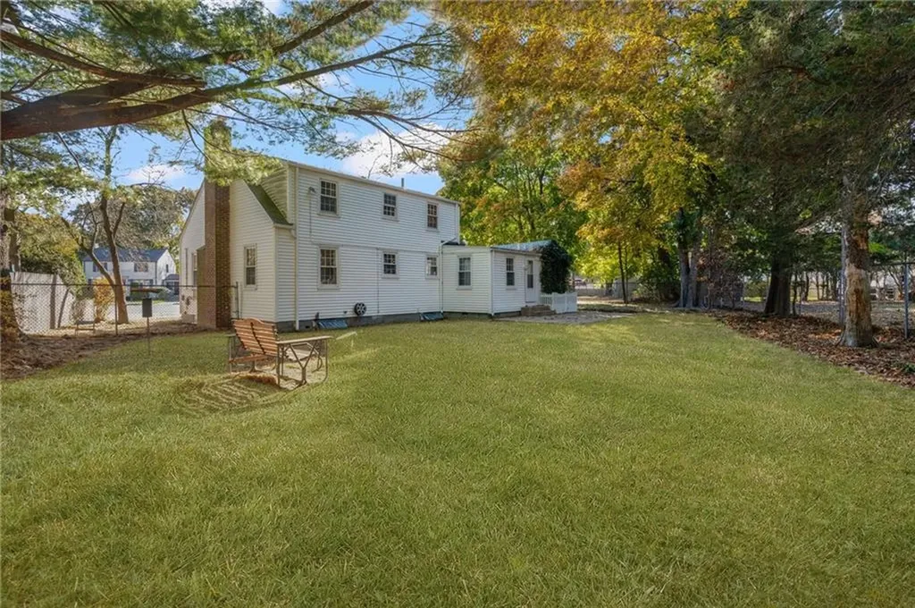 37 Westbrook Road Warwick RI 02886