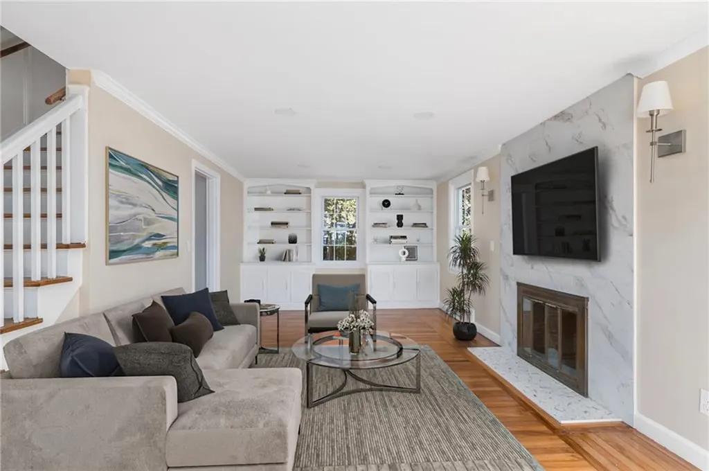 37 Westbrook Road Warwick RI 02886
