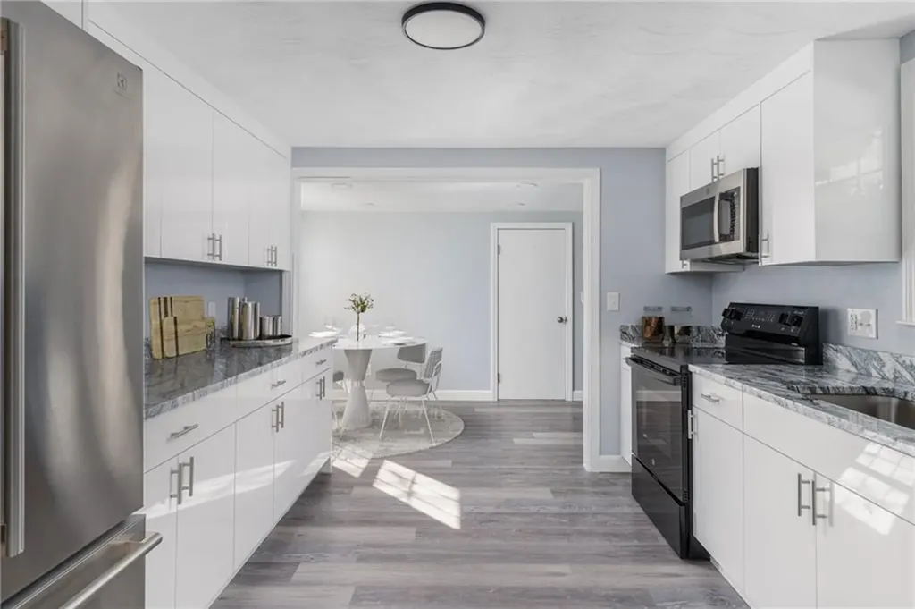 37 Westbrook Road Warwick RI 02886