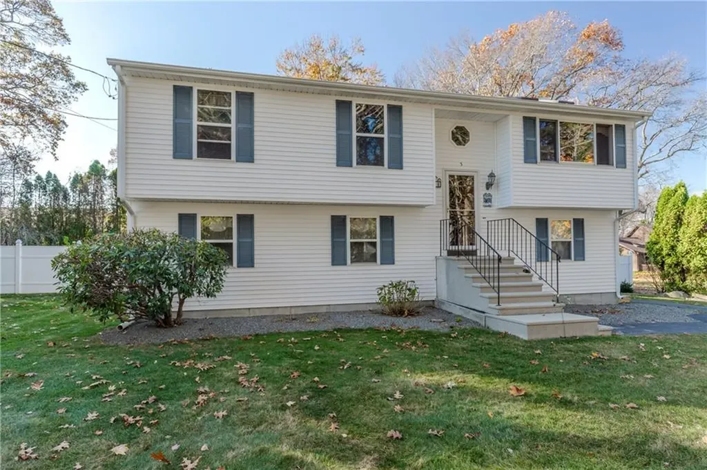 5 Kingston Street Johnston RI 02919