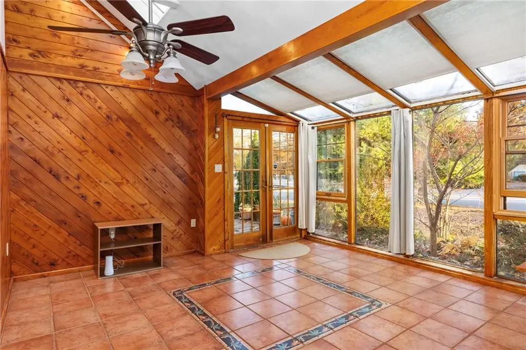 509 Squantum Drive Warwick RI 02888