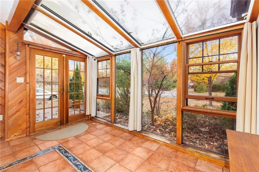 509 Squantum Drive Warwick RI 02888