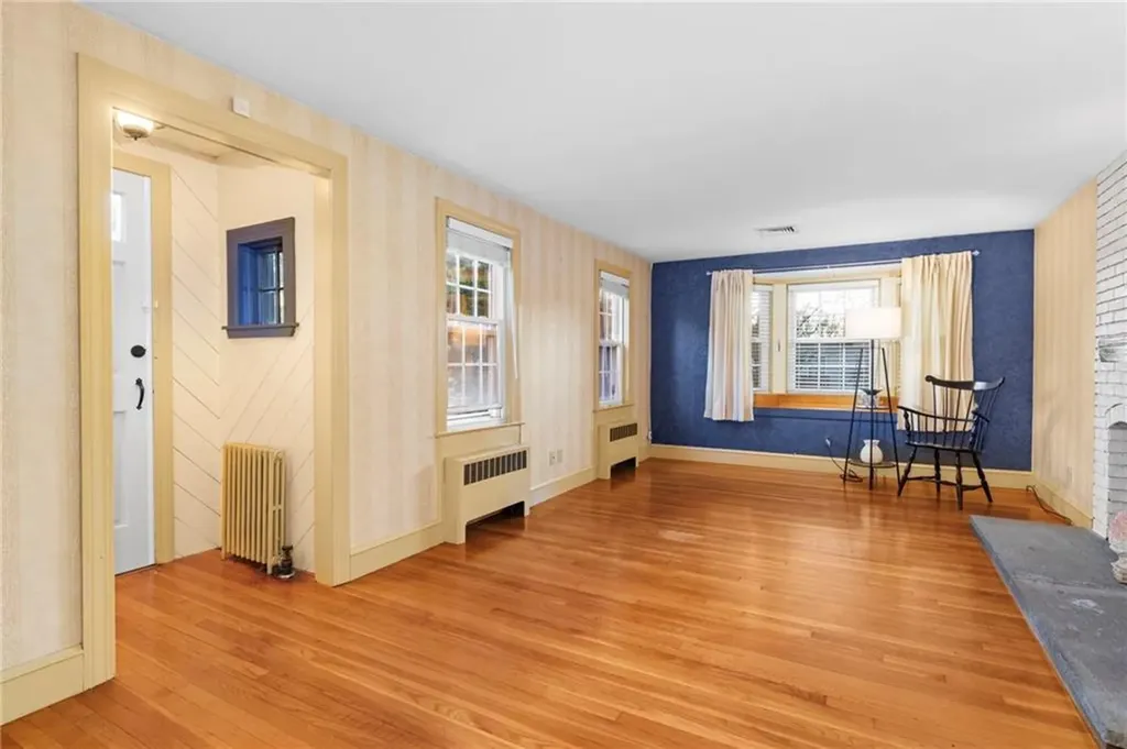 509 Squantum Drive Warwick RI 02888