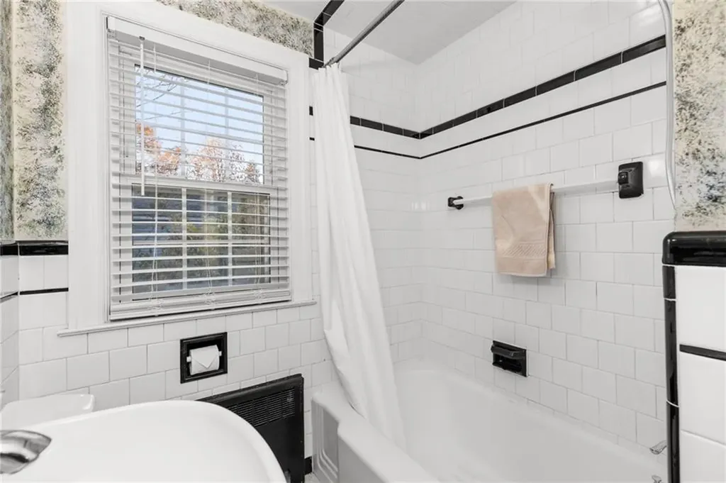 509 Squantum Drive Warwick RI 02888