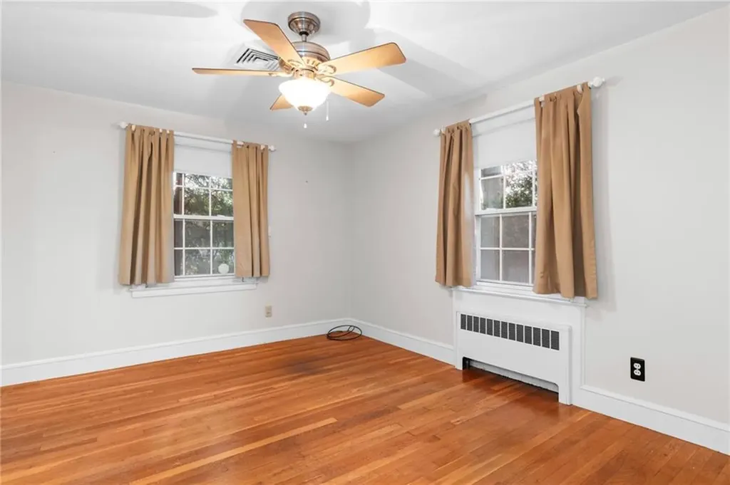 509 Squantum Drive Warwick RI 02888