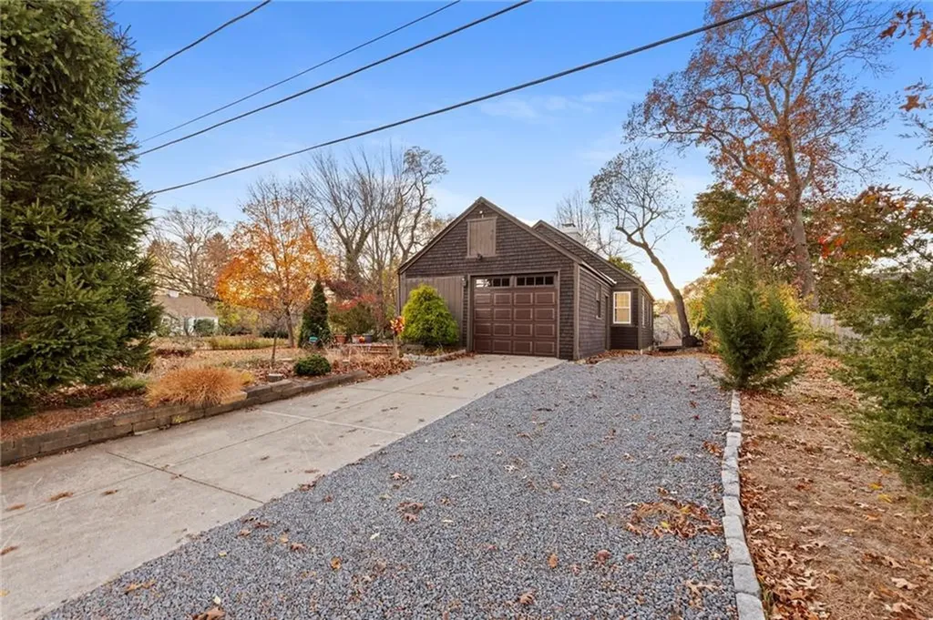 509 Squantum Drive Warwick RI 02888