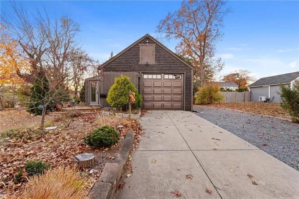 509 Squantum Drive Warwick RI 02888
