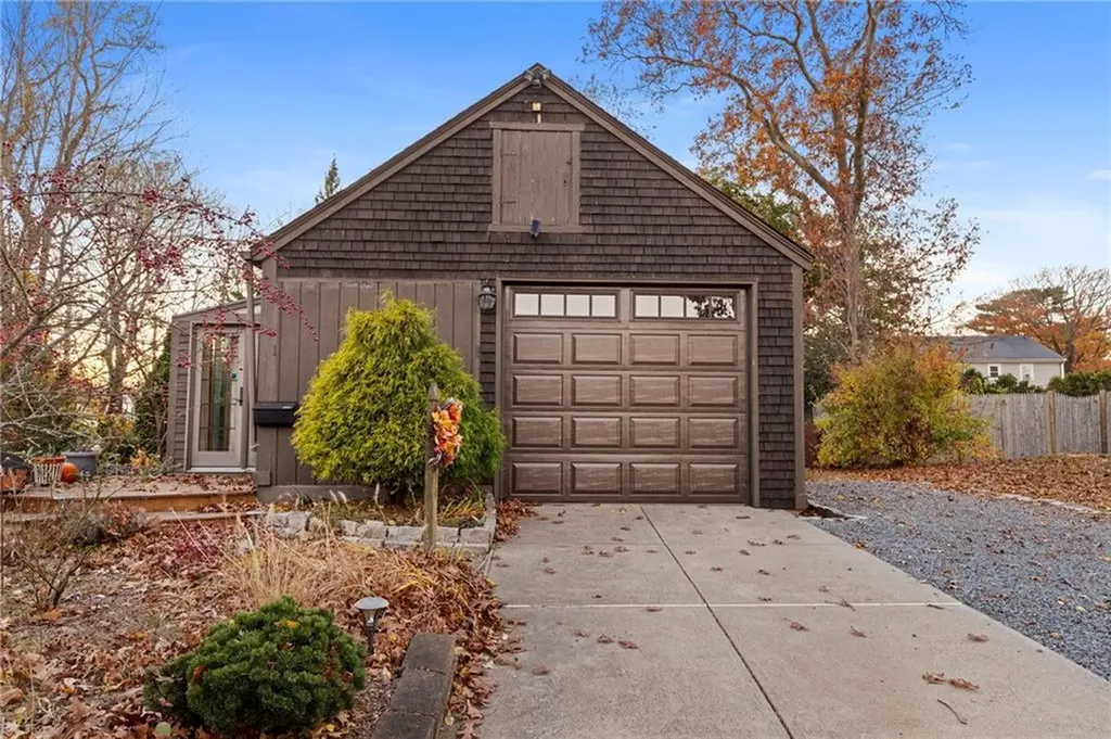 509 Squantum Drive Warwick RI 02888