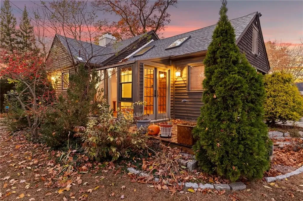 509 Squantum Drive Warwick RI 02888