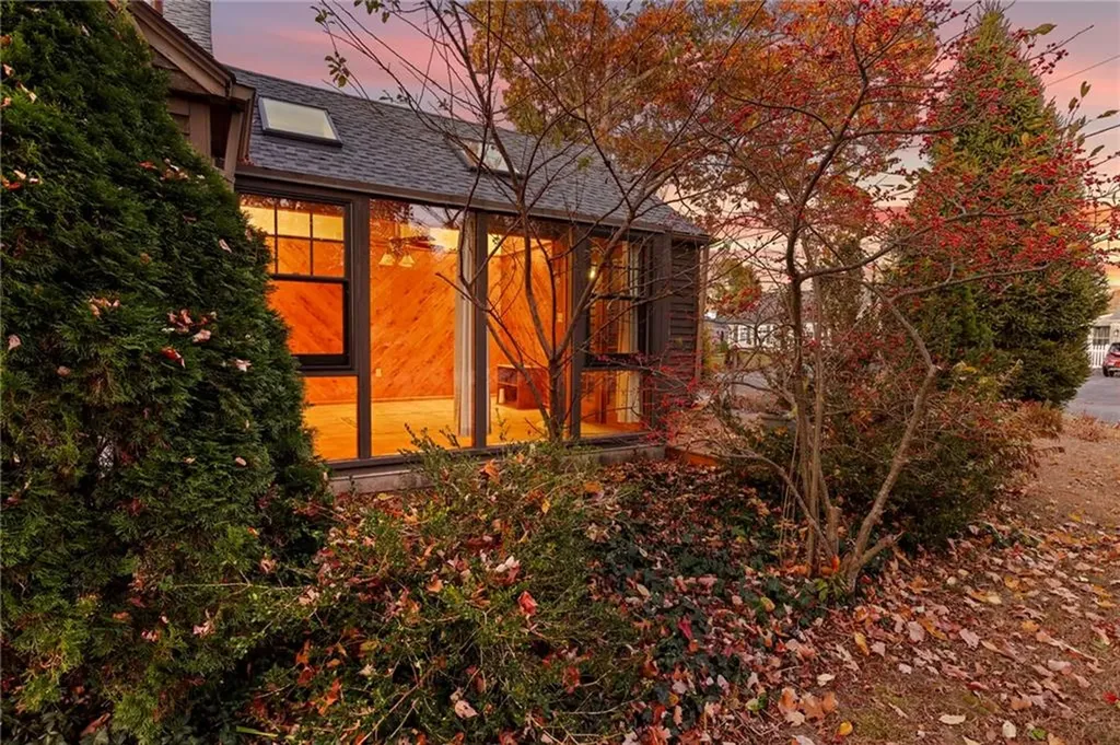 509 Squantum Drive Warwick RI 02888
